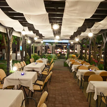 Olympic Star アパートホテル ネイポリ